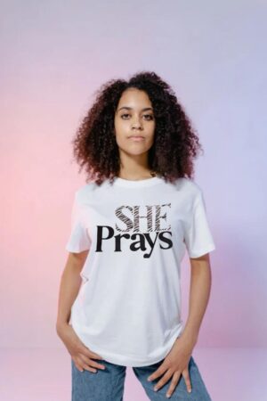 She Prays - White